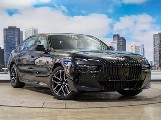 Used 2025 BMW 760i xDrive w/ Premium Package video 1