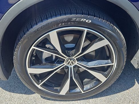 Certified 2023 Volkswagen Tiguan SEL R-Line AWD/4WD image 5