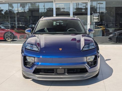 Certified 2024 Porsche Macan 4 Electric image 9