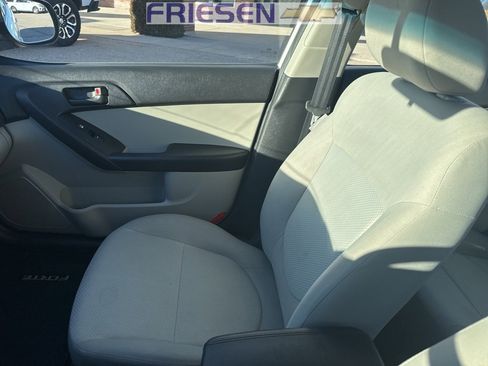 Used 2010 Kia Forte EX image 21