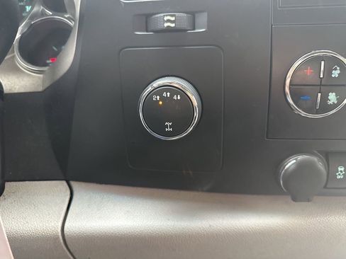 Used 2014 Chevrolet Silverado 2500 LT w/ Interior Plus Package image 17