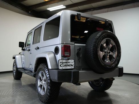 Used 2016 Jeep Wrangler Unlimited Sahara w/ Max Tow Package AWD/4WD image 28