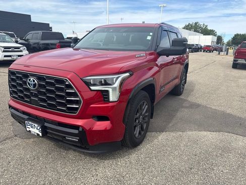 Used 2024 Toyota Sequoia Platinum AWD/4WD image 1