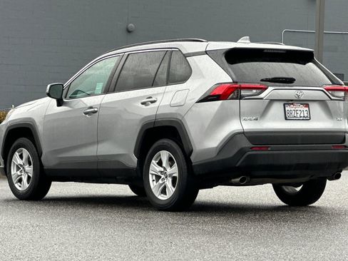 Used 2021 Toyota RAV4 XLE image 6