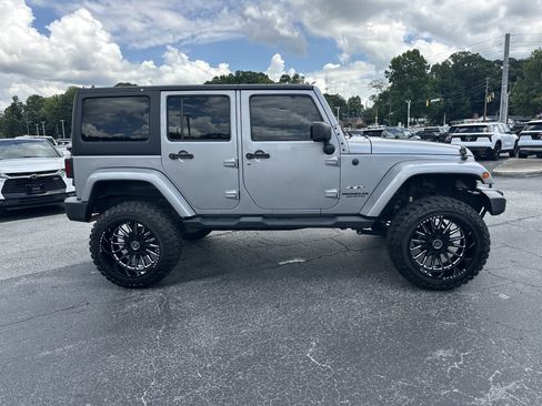 Used 2016 Jeep Wrangler Unlimited Sahara w/ Trailer Tow Group AWD/4WD image 9