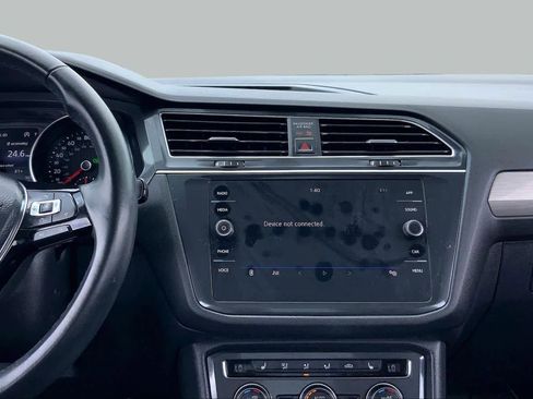 Used 2018 Volkswagen Tiguan SE w/ Panoramic Sunroof Package FWD image 7