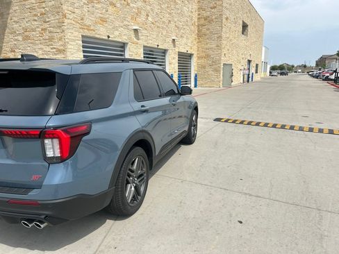 Used 2025 Ford Explorer ST AWD/4WD image 6