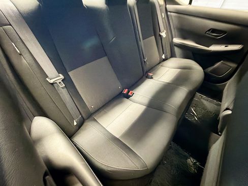 Used 2024 Nissan Sentra SV FWD image 14