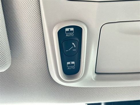 Used 2019 Chrysler Pacifica Limited image 33