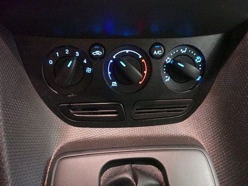 Used 2018 Ford Transit Connect XL image 17