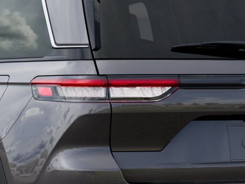 New 2026 Jeep Grand Cherokee Laredo RWD image 9