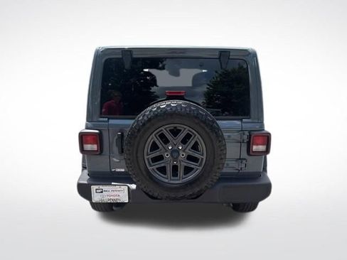Used 2025 Jeep Wrangler Unlimited Sport AWD/4WD image 4