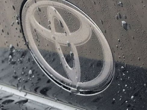 New 2026 Toyota Prius XLE image 27