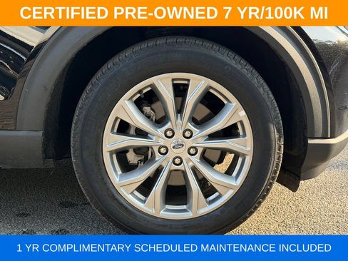 Used 2023 Ford Explorer XLT w/ Equipment Group 202A AWD/4WD image 3