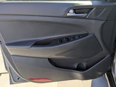 Used 2018 Hyundai Tucson SEL FWD image 11