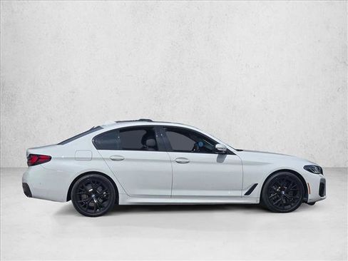 Used 2022 BMW 530i w/ M Sport Package RWD image 4