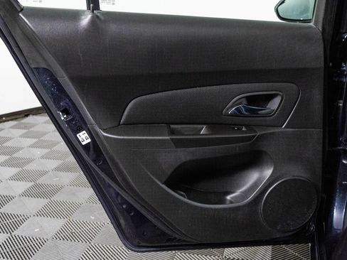 Used 2015 Chevrolet Cruze LT image 36