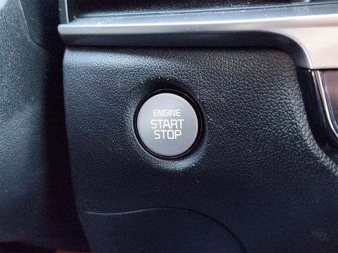 Used 2025 Kia Sorento S w/ Panoramic Sunroof Package image 21