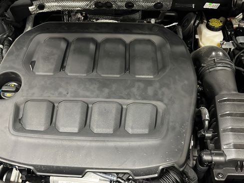 Used 2025 Volkswagen Tiguan SE w/ Panoramic Sunroof Package AWD/4WD image 26