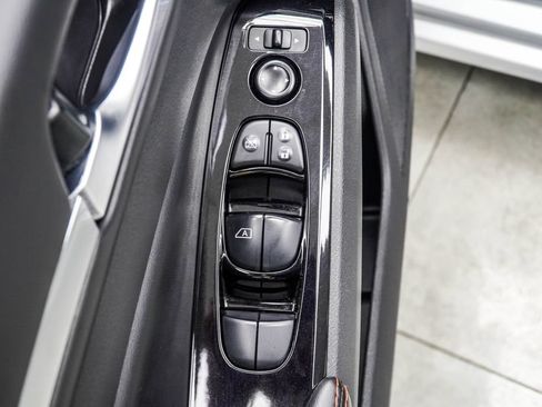Used 2024 Nissan Altima 2.5 SR FWD image 33