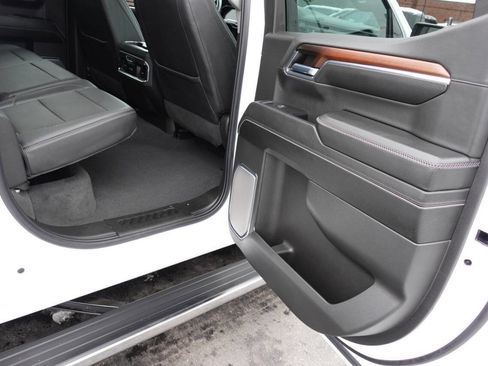 Used 2024 GMC Sierra 1500 Denali w/ Denali Reserve Package AWD/4WD image 15