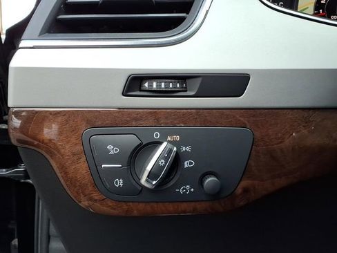 Used 2018 Audi Q7 2.0T Premium Plus w/ Premium Plus Package AWD/4WD image 28