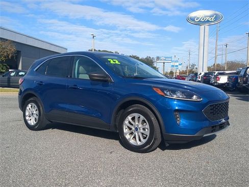 Used 2022 Ford Escape SE w/ Convenience Package image 2