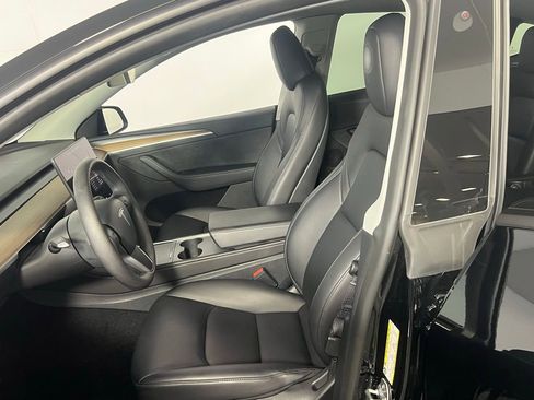 Used 2025 Tesla Model Y Long Range image 20