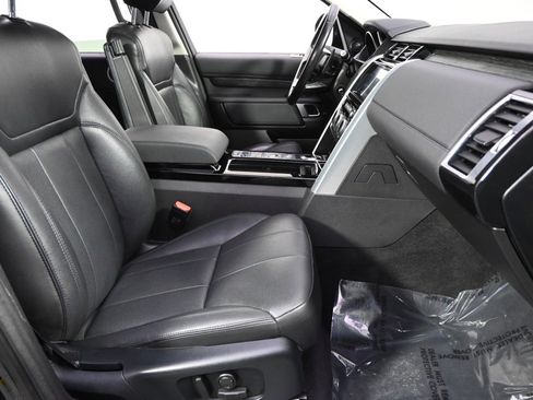 Used 2017 Land Rover Discovery HSE image 16