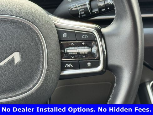 Used 2025 Kia Carnival FWD image 14