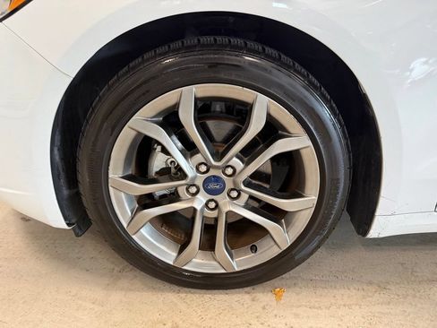 Used 2020 Ford Fusion SEL FWD image 32