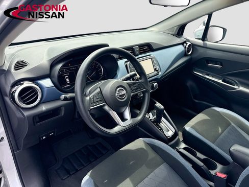 Used 2025 Nissan Versa SV FWD image 11