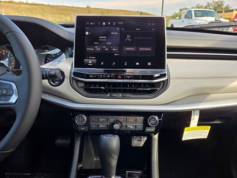 New 2026 Jeep Compass Limited AWD/4WD image 19