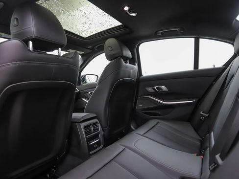 Used 2025 BMW 330i xDrive Sedan w/ Premium Package image 21