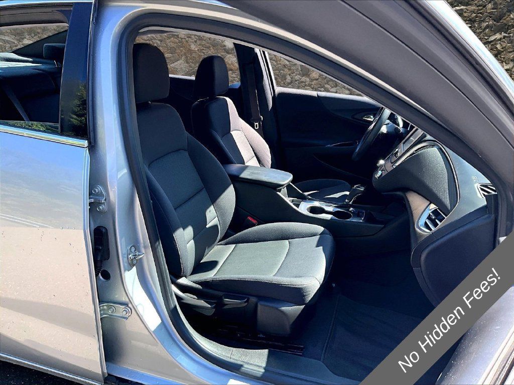 Used 2017 Chevrolet Malibu LS FWD image 7