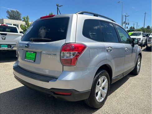 Used 2014 Subaru Forester 2.5i Premium AWD/4WD image 8