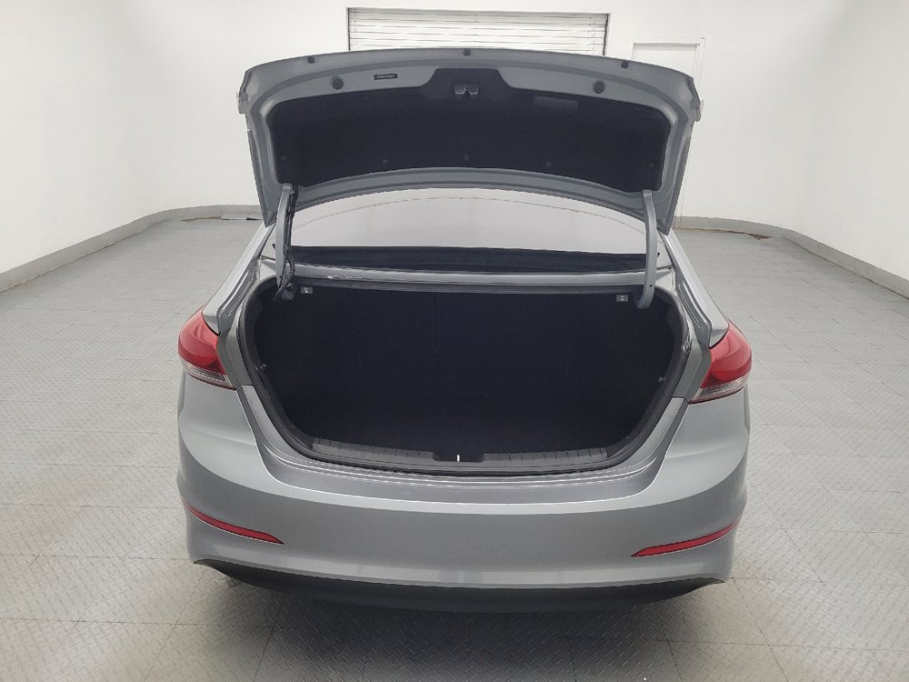 Used 2017 Hyundai Elantra SE FWD image 29