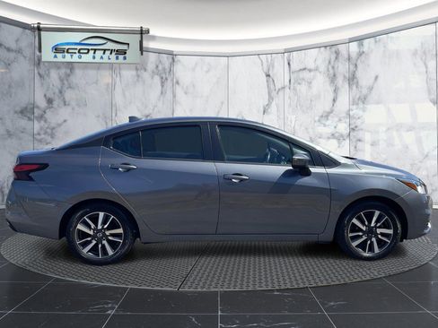 Used 2021 Nissan Versa SV image 9