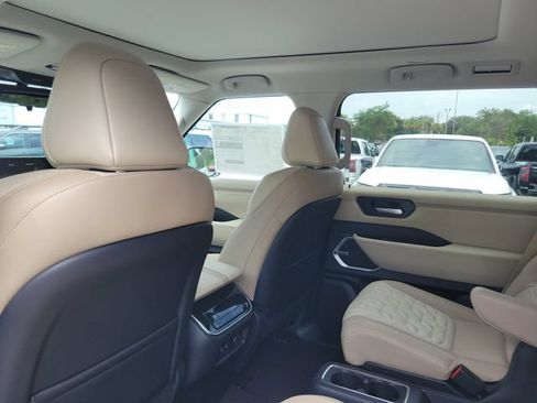 New 2026 Nissan Armada Platinum AWD/4WD image 10