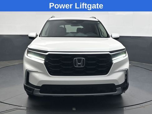 Certified 2025 Honda Pilot Touring image 9