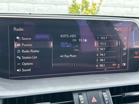 Used 2019 Lexus ES 300h w/ Accessory Package 2 image 19