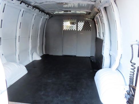 Used 2019 Chevrolet Express 3500 w/ Driver Convenience Package image 19