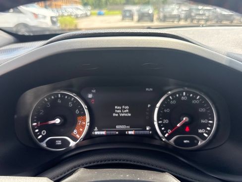 Used 2022 Jeep Renegade Trailhawk w/ Trailer Tow Group AWD/4WD image 19