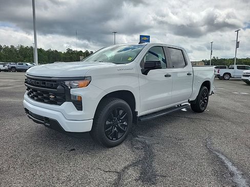 Used 2024 Chevrolet Silverado 1500 Custom AWD/4WD image 1