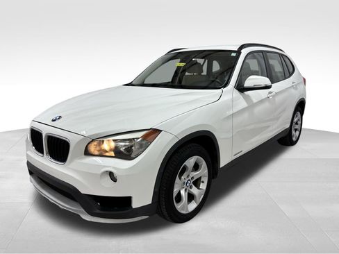 Used 2015 BMW X1 sDrive28i image 1
