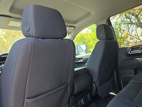 Used 2025 Chevrolet Silverado 2500 LT w/ Convenience Package image 17