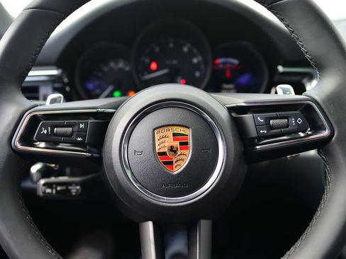 Certified 2026 Porsche Macan AWD/4WD image 16