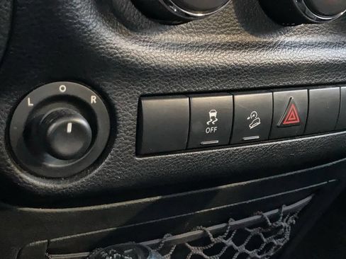 Used 2013 Jeep Wrangler Unlimited Sport AWD/4WD image 22