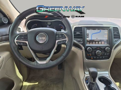 Used 2017 Jeep Grand Cherokee Overland RWD image 12