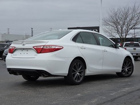 Used 2015 Toyota Camry XSE image 11